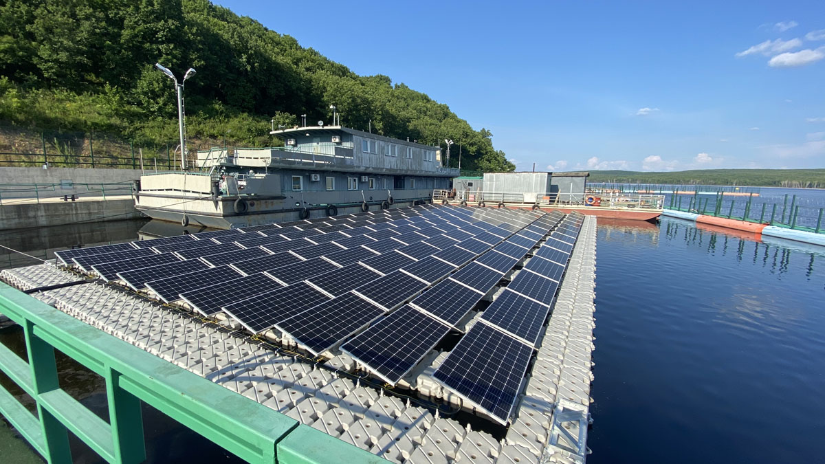 В России построена первая плавучая солнечная электростанция