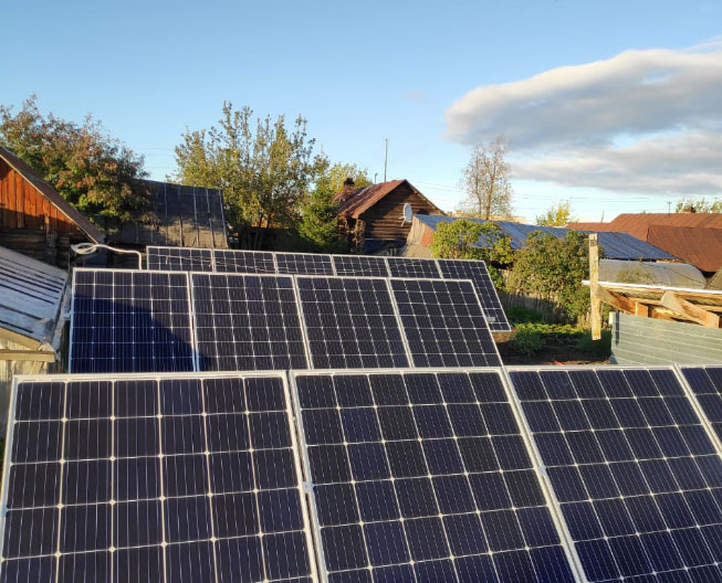 В городе Сысерть у пенсионерки установили солнечную станцию
